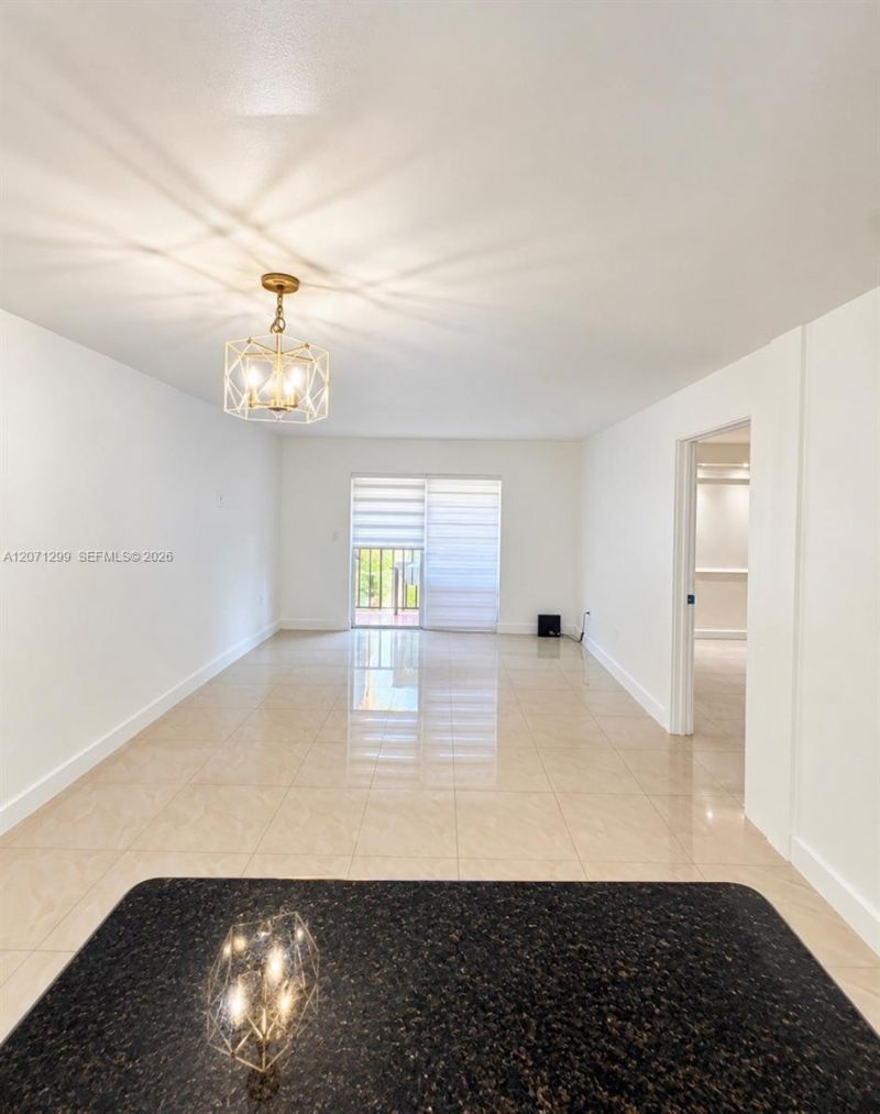 605 NW 72nd Ave , Unit 301, Miami, FL 33126 Photo