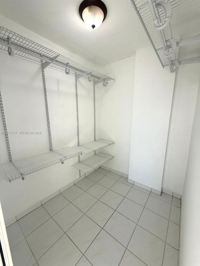 5199 NW 7th St, Unit 501E, Miami, FL 33126 Photo