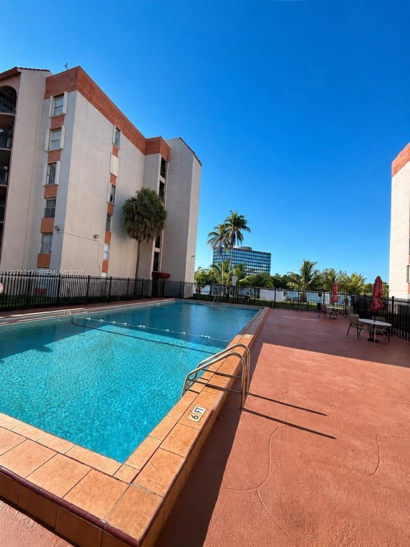 5199 NW 7th St, Unit 501E, Miami, FL 33126 Photo