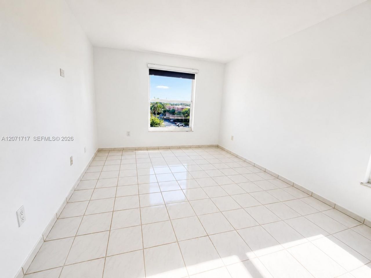 5199 NW 7th St, Unit 501E, Miami, FL 33126 Photo