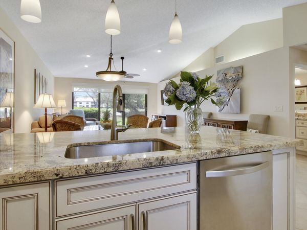 820 Club Drive, Palm Beach Gardens, FL 33418