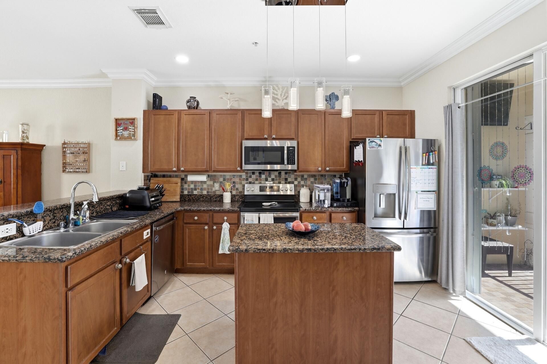 2905 S Greenleaf Circle, Boynton Beach, FL 33426 Photo