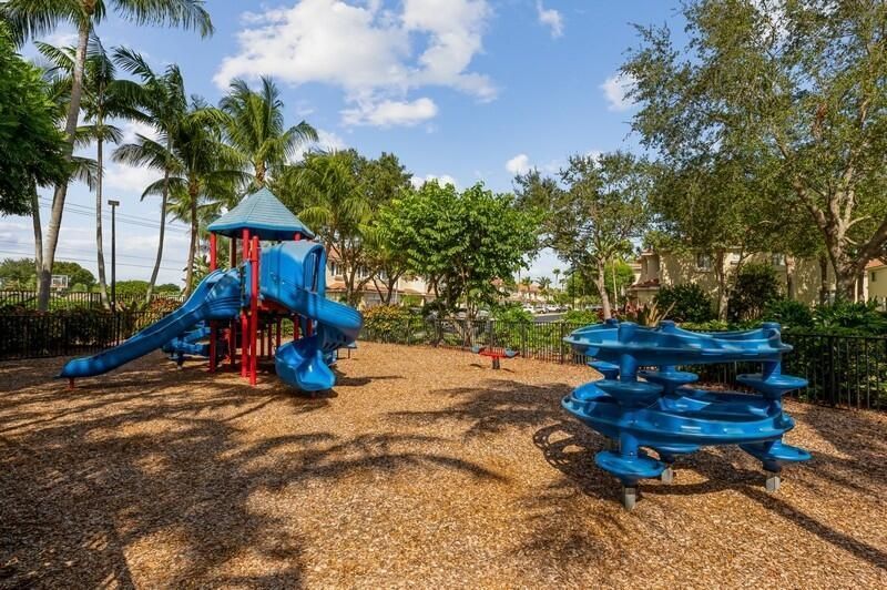 2905 S Greenleaf Circle, Boynton Beach, FL 33426 Photo