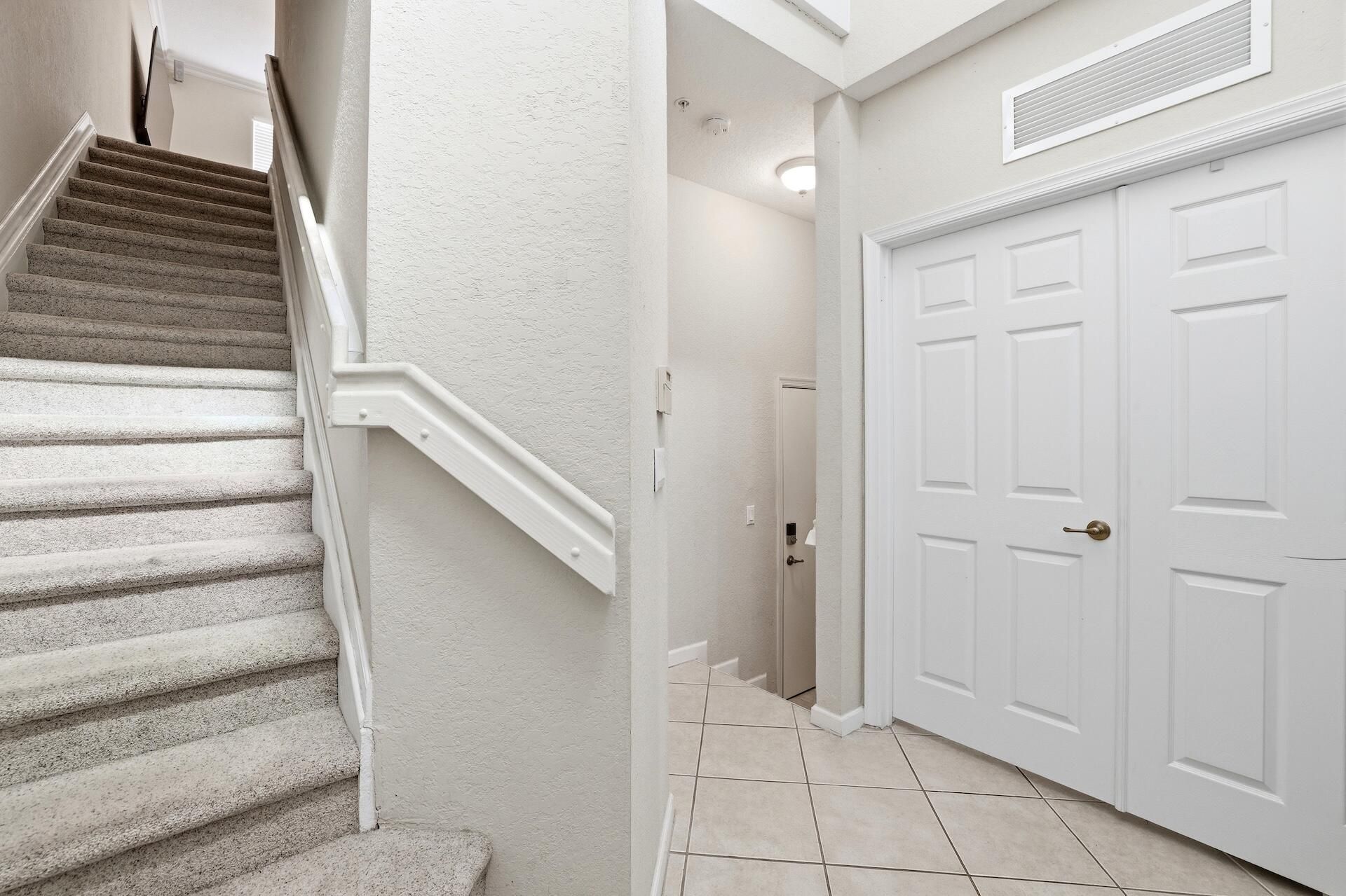 2905 S Greenleaf Circle, Boynton Beach, FL 33426 Photo
