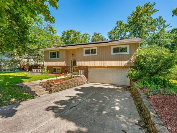 29W264 Lee Road , West Chicago, IL 60185