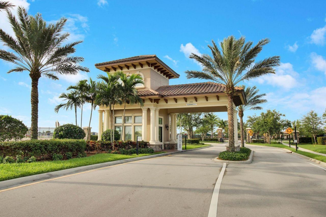 540 SE Villandry Way, Port Saint Lucie, FL 34984 Photo