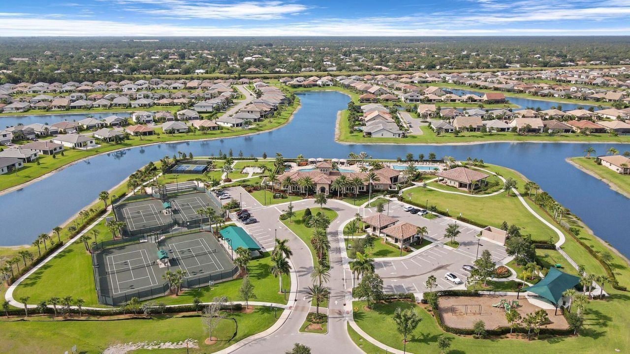 540 SE Villandry Way, Port Saint Lucie, FL 34984 Photo