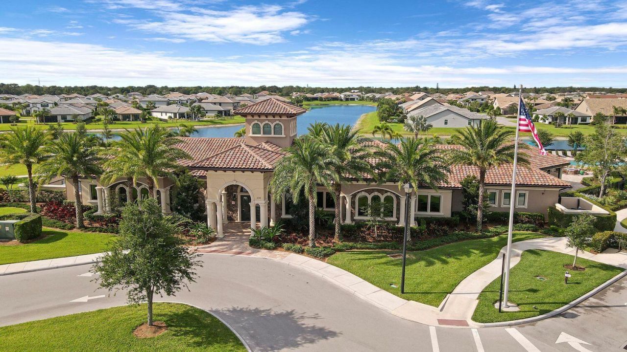 540 SE Villandry Way, Port Saint Lucie, FL 34984 Photo