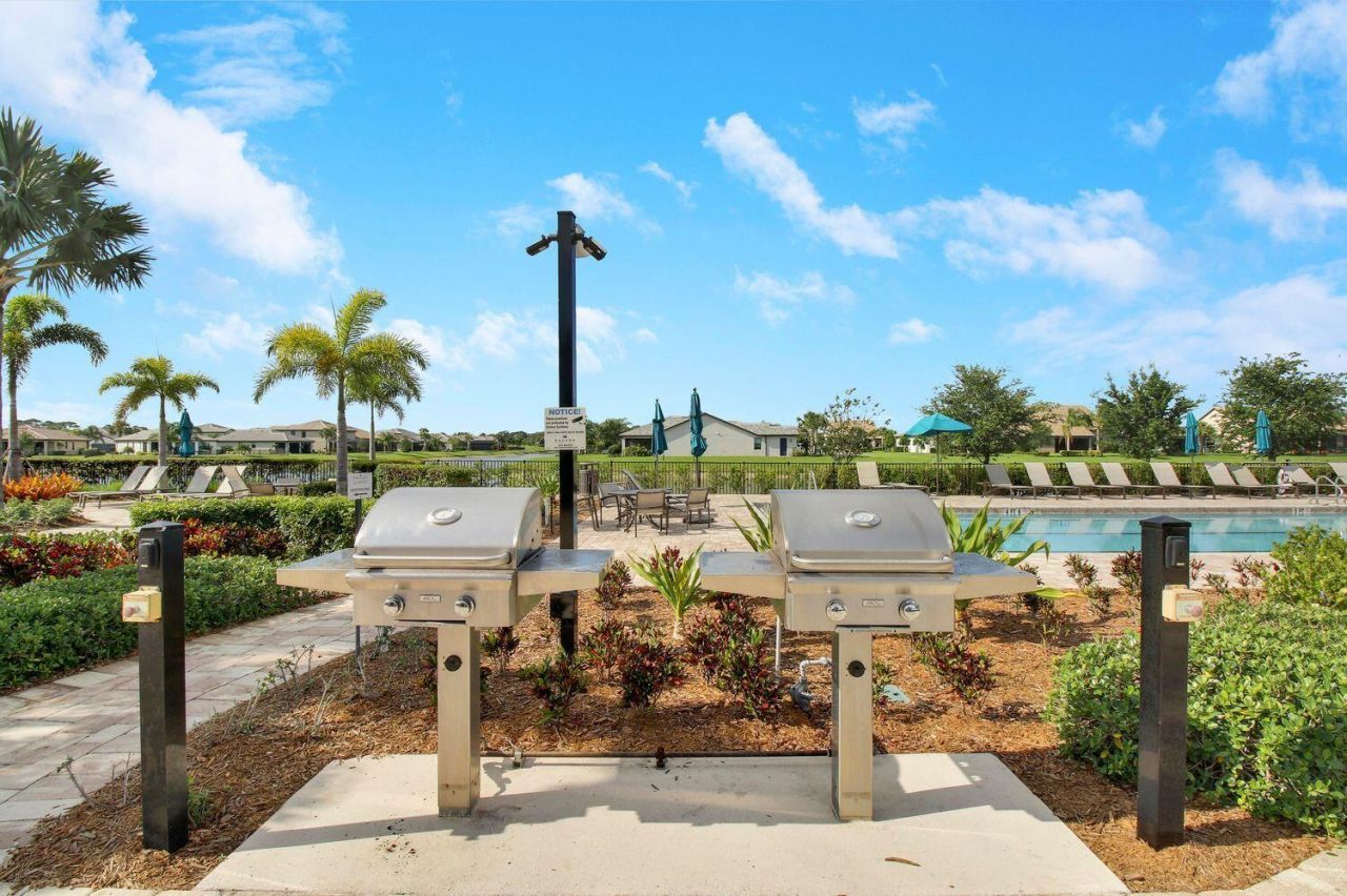 540 SE Villandry Way, Port Saint Lucie, FL 34984 Photo