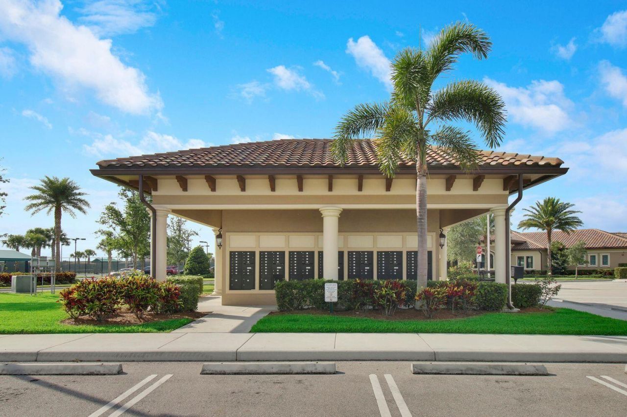540 SE Villandry Way, Port Saint Lucie, FL 34984 Photo