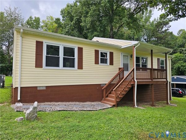 915 2nd Street , Nottoway, VA 23824