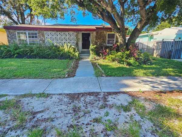 214 SW 2nd Pl , Dania Beach, FL 33004