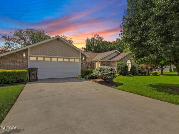 260 Lexington Place, Sevierville, TN 37862