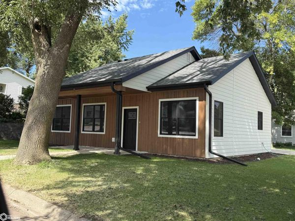 412 Hickory Street, Schleswig, IA 51461