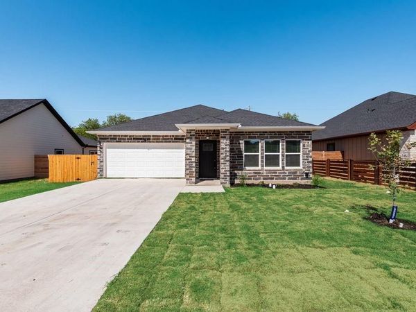 2512 Sheraton Drive, Fort Worth, TX 76105