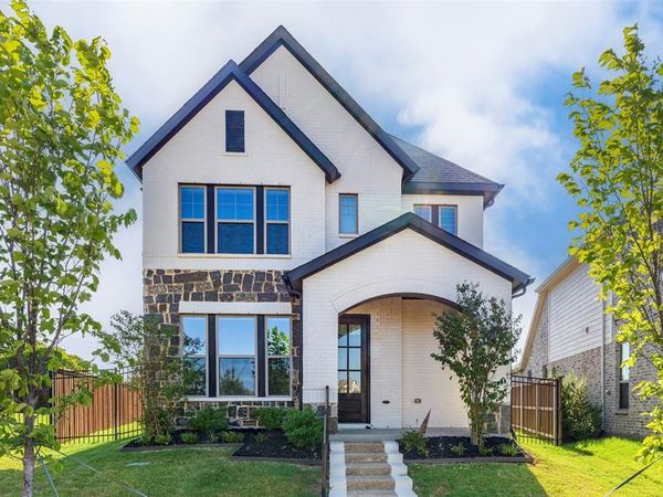 905 Carnation Drive, Crowley, TX 76036