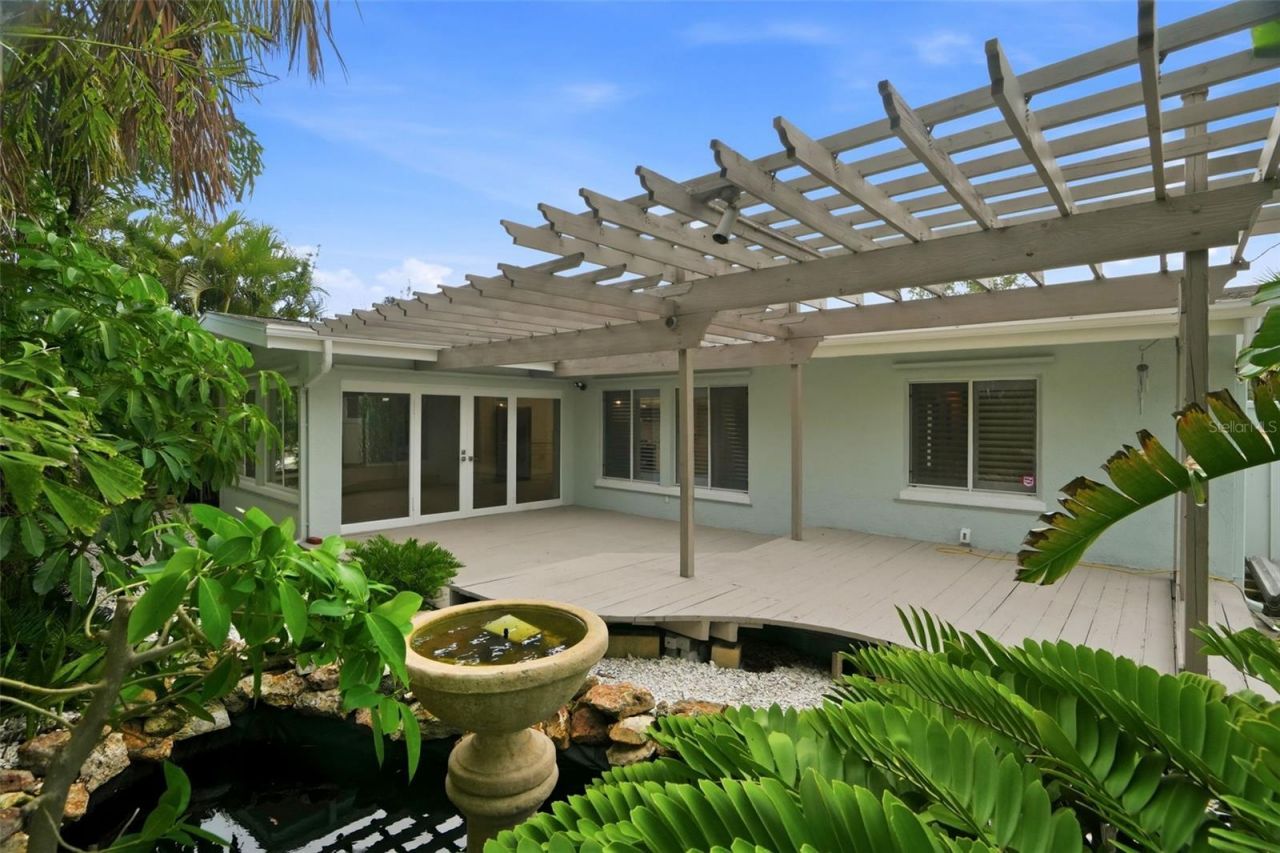 15814 3rd Street E, Redington Beach, FL 33708 Photo
