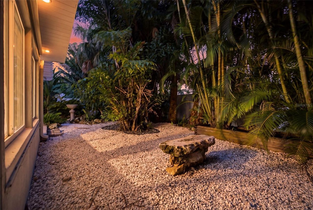 15814 3rd Street E, Redington Beach, FL 33708 Photo