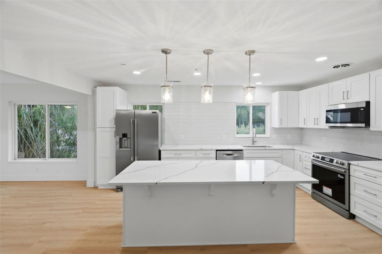 15814 3rd Street E, Redington Beach, FL 33708 Photo