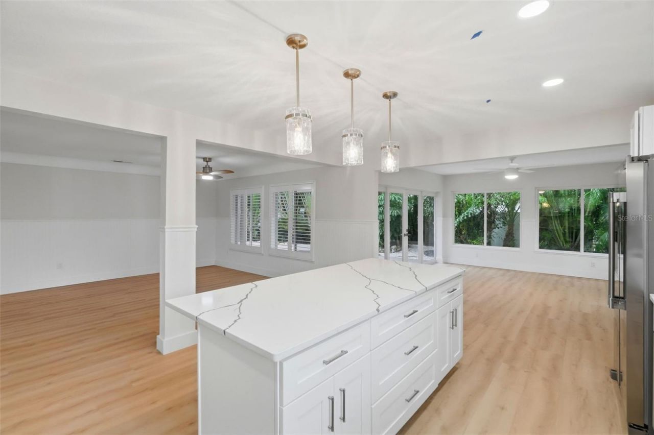15814 3rd Street E, Redington Beach, FL 33708 Photo