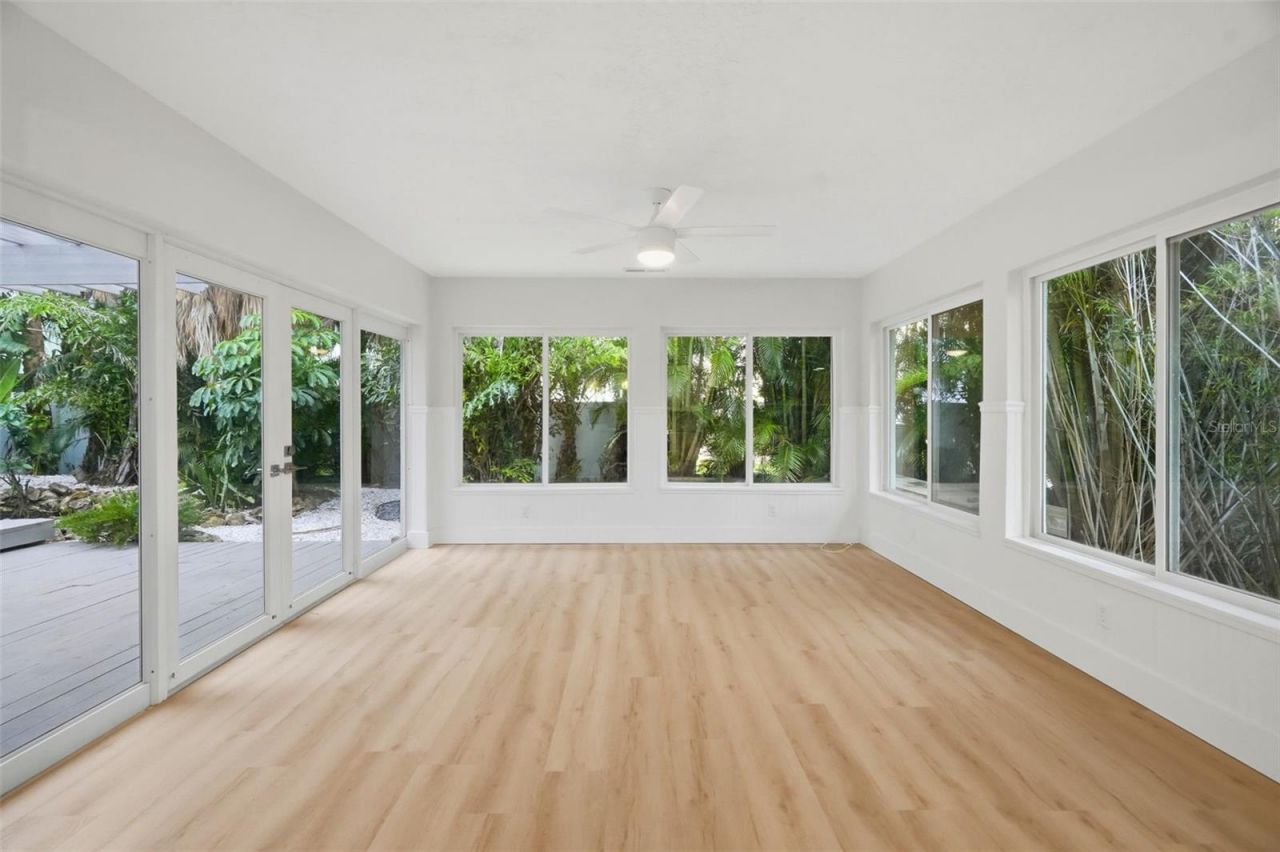 15814 3rd Street E, Redington Beach, FL 33708 Photo