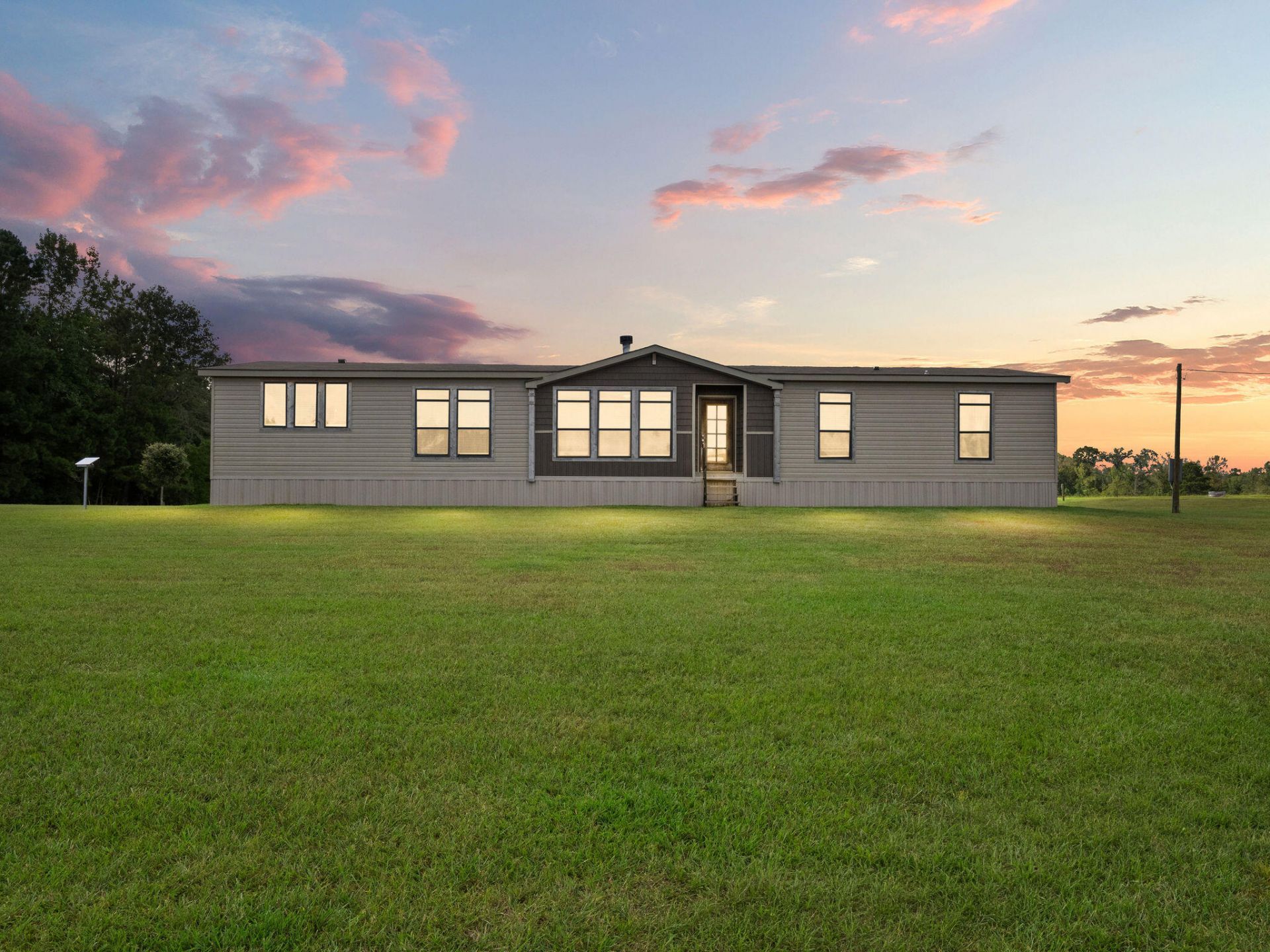 109 AMBER LOOP  Leesville, LA 71446