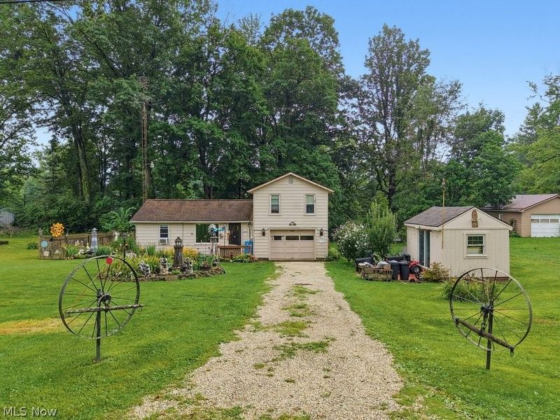 2072 Hilltop Drive, Carrollton, OH 44615 Photo 1