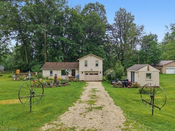 2072 Hilltop Drive, Carrollton, OH 44615