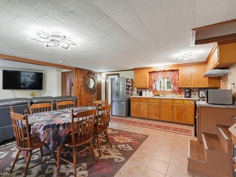 2072 Hilltop Drive, Carrollton, OH 44615 Photo 3