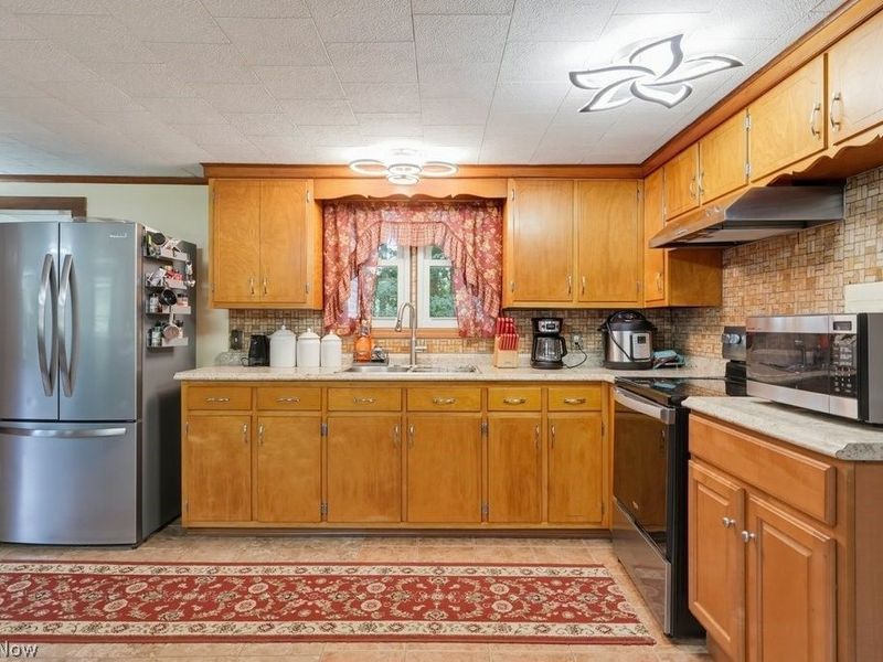 2072 Hilltop Drive, Carrollton, OH 44615 Photo 9