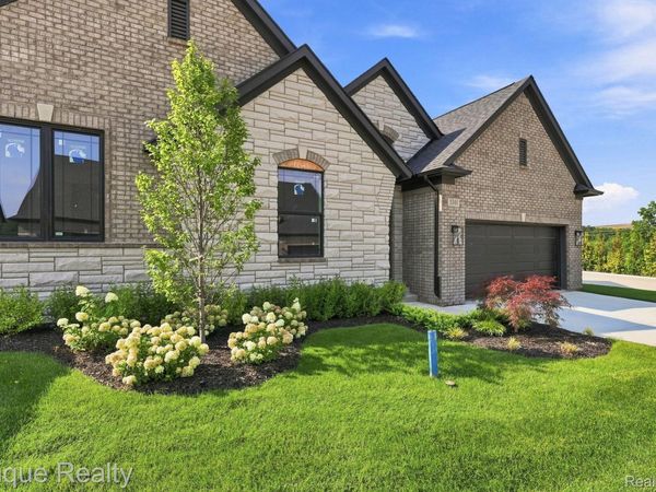 3301 Cornerstone Drive, Unit 73, Orion Township, Mi 48360
