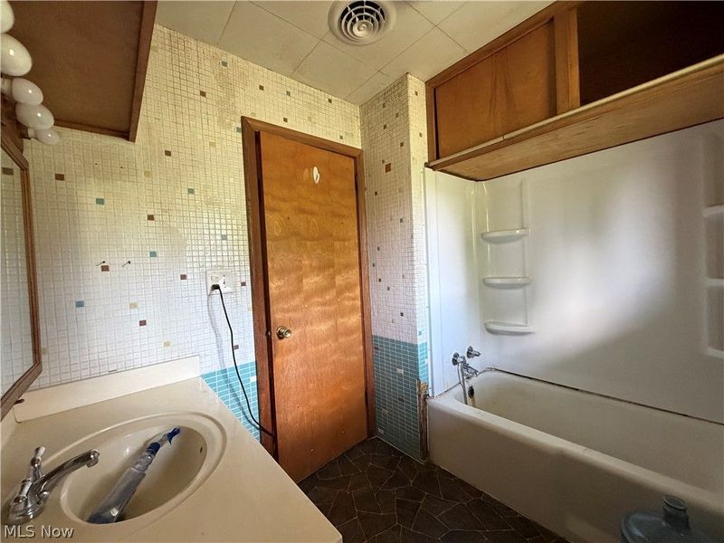 3246 Tabor Ridge Road NE, Mineral City, OH 44656 Photo 9