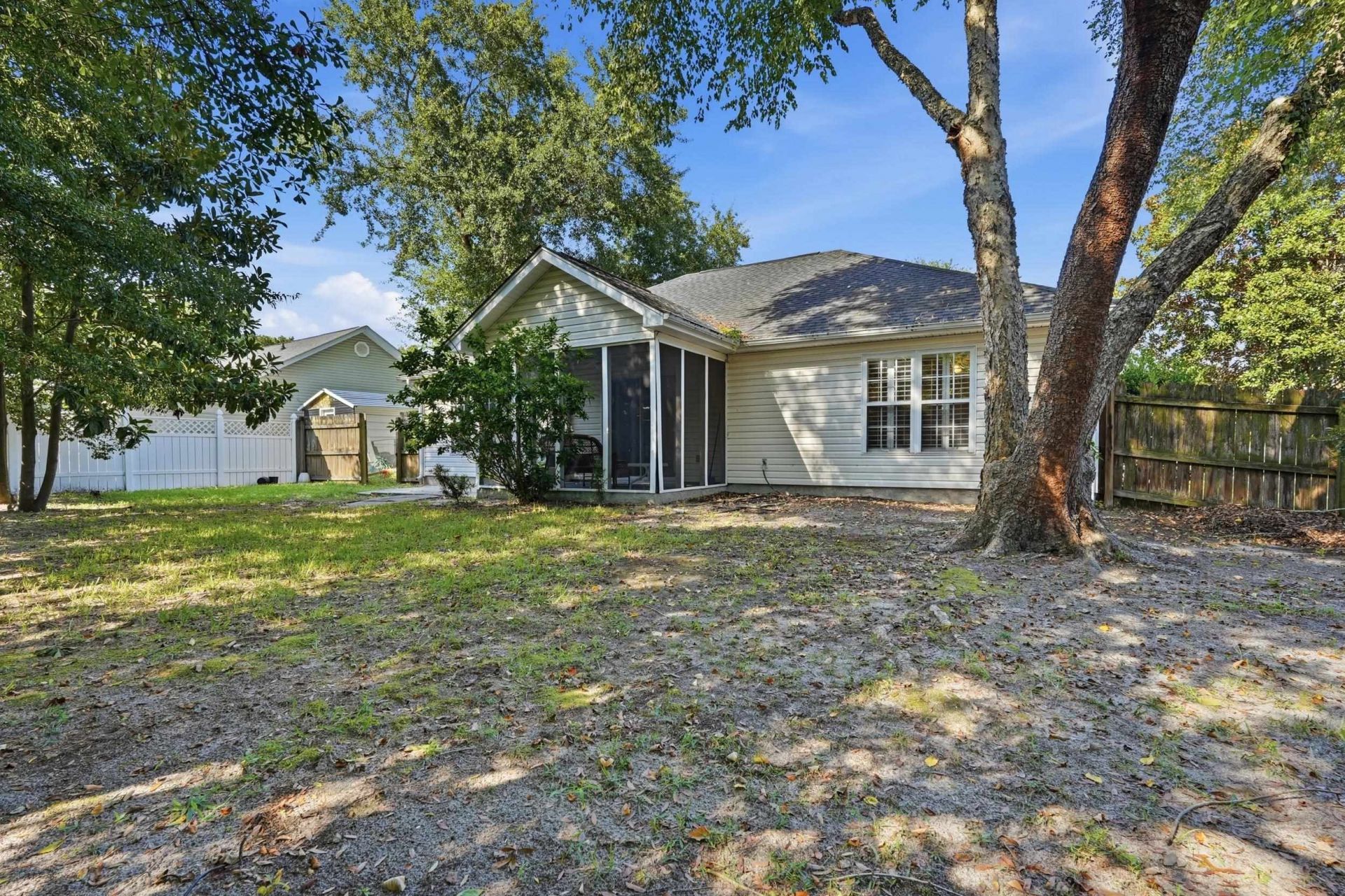 526 Waverly Loop Photo 18