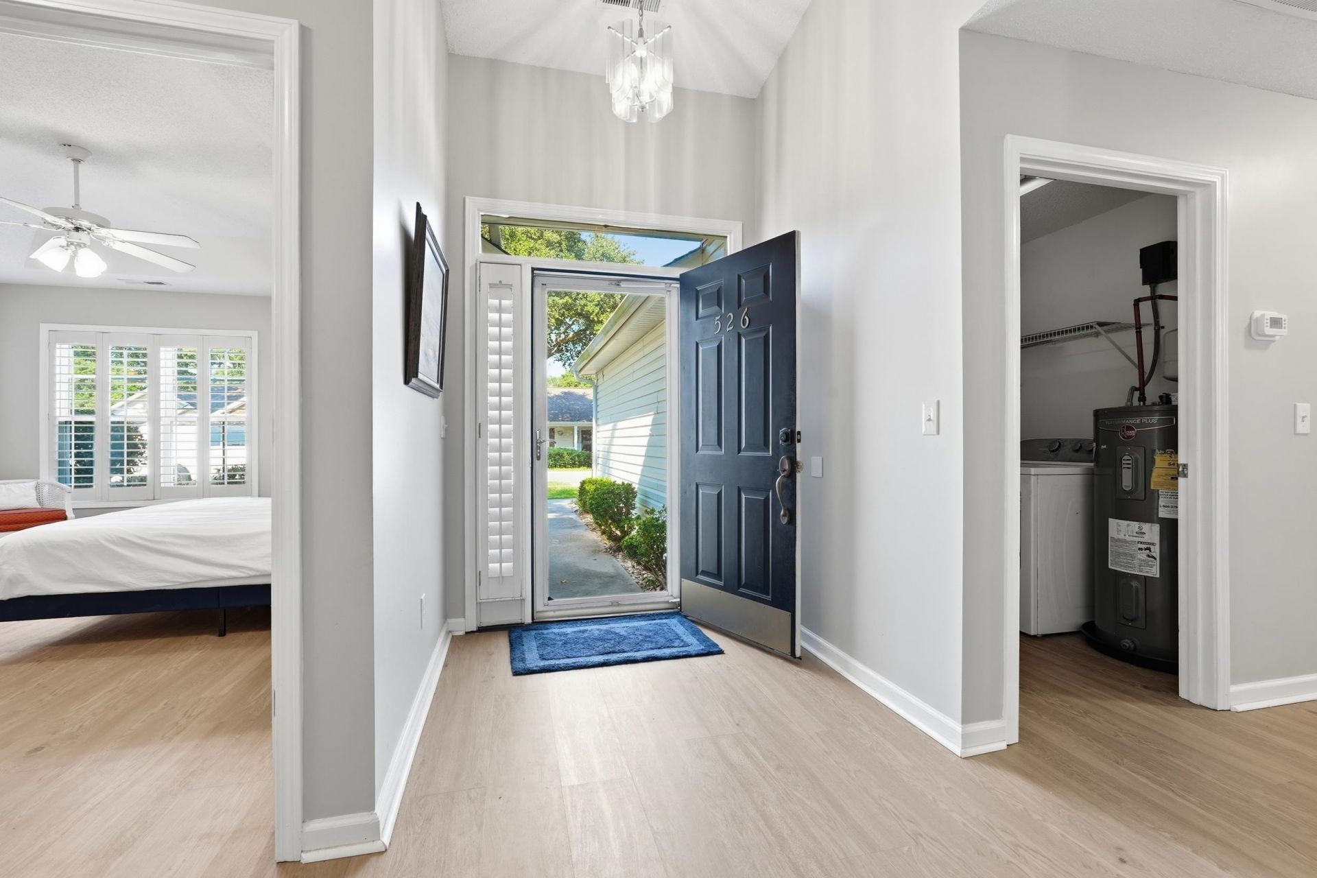 526 Waverly Loop Photo 4