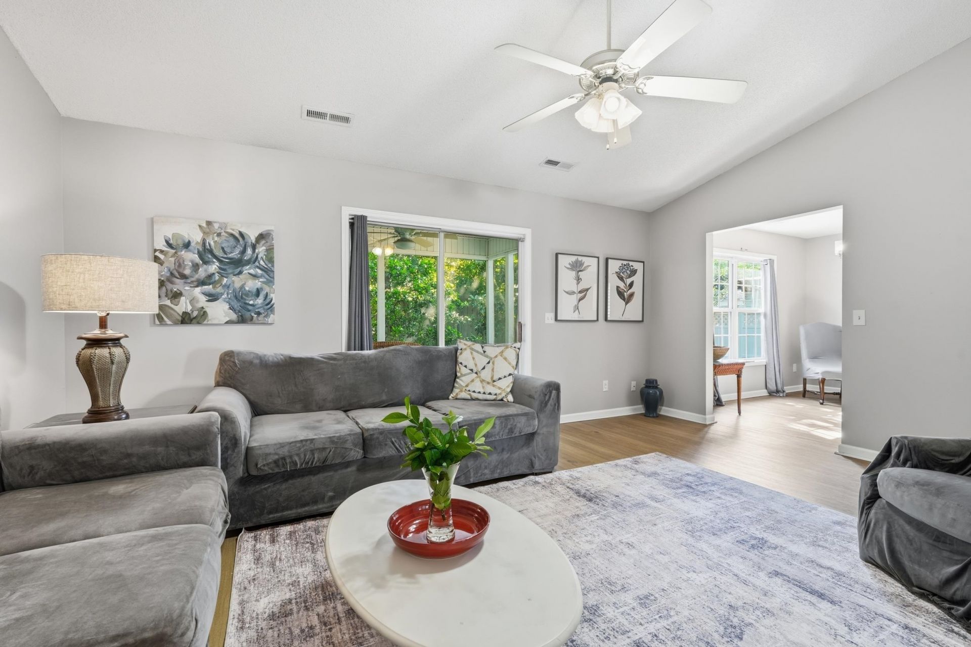 526 Waverly Loop Photo 5