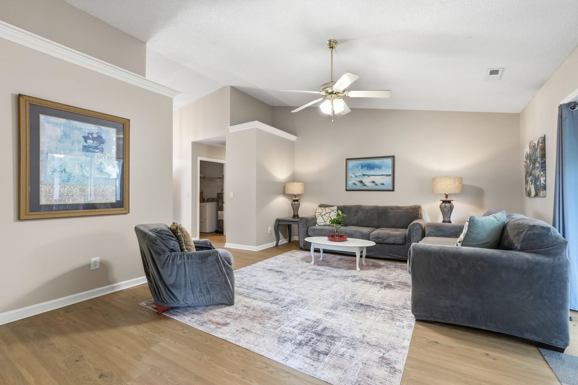 526 Waverly Loop Photo 6