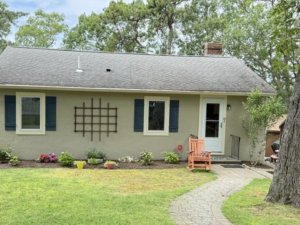 119A Lake Shore, Falmouth, MA 02536
