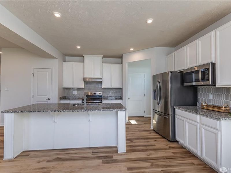 403 Sydney Drive, Tipp City, OH 45371 Photo 10