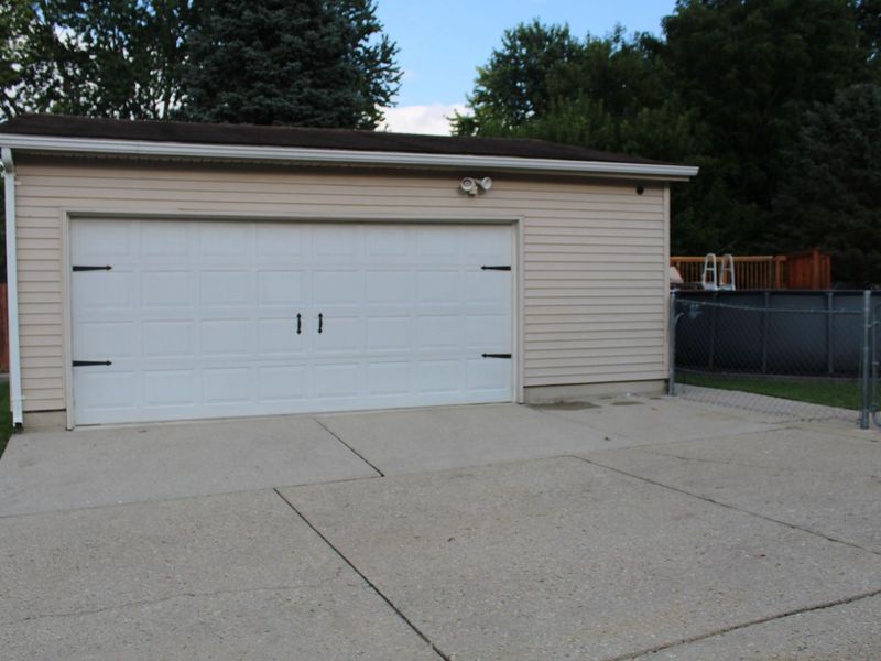 350 Larchmont Drive, Springfield, OH 45503 Photo 32