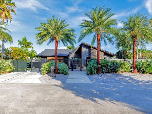 11620 NE 20th Dr , North Miami, FL 33181