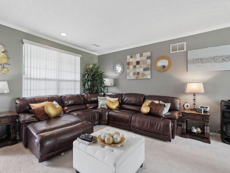 5967 Naughten Pond Drive, Columbus, OH 43213 Photo 7