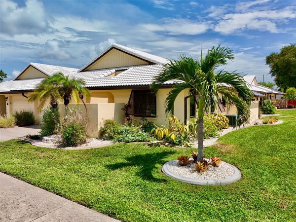 44 SANDSTONE CIRCLE , VENICE, FL 34293