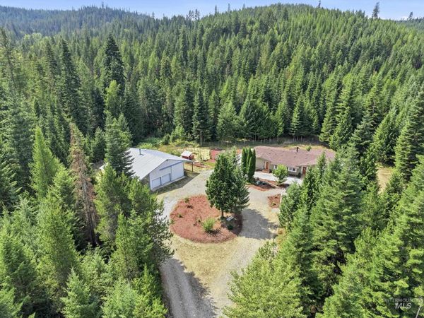 450 Parsons Dr, Priest River, ID 83856