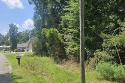1123 Langdoc Street photo 4