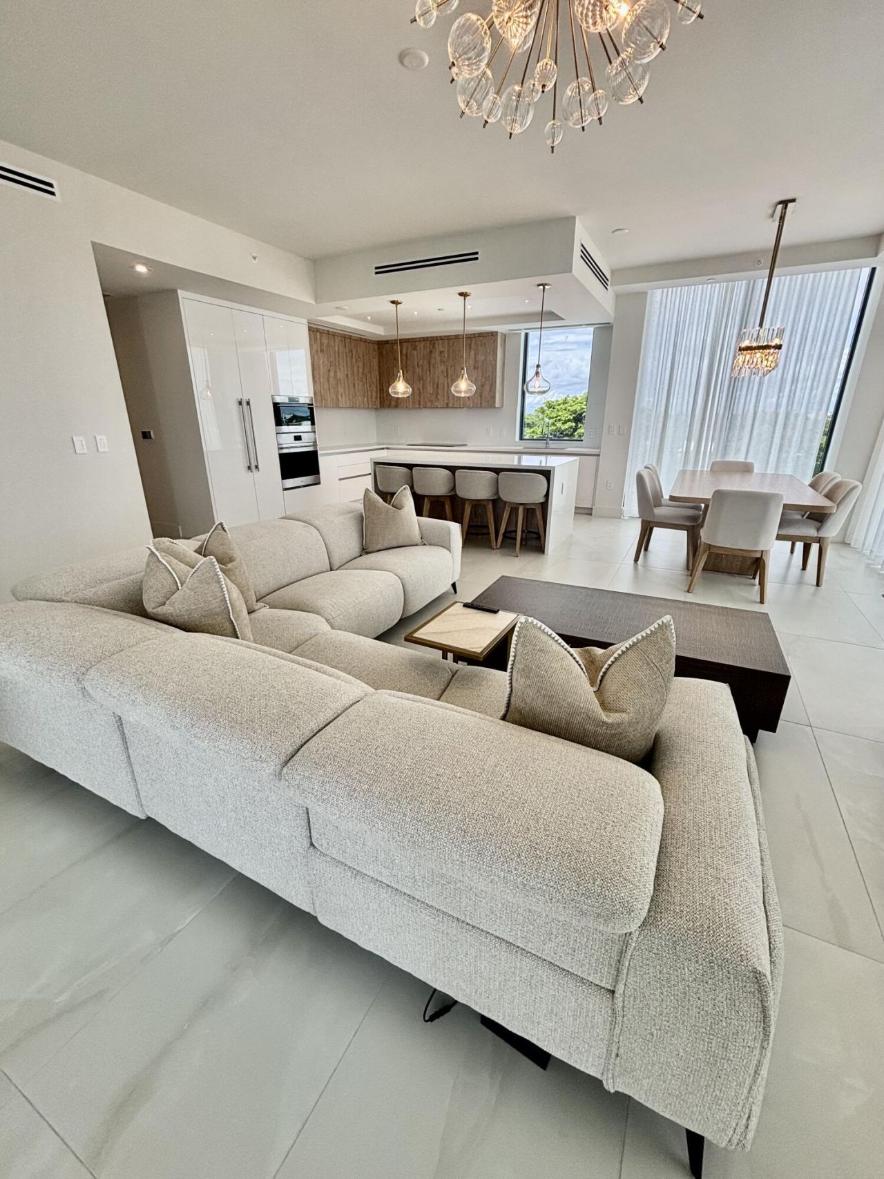 305 Briny Avenue, Unit 406, Pompano Beach, FL 33062 Photo