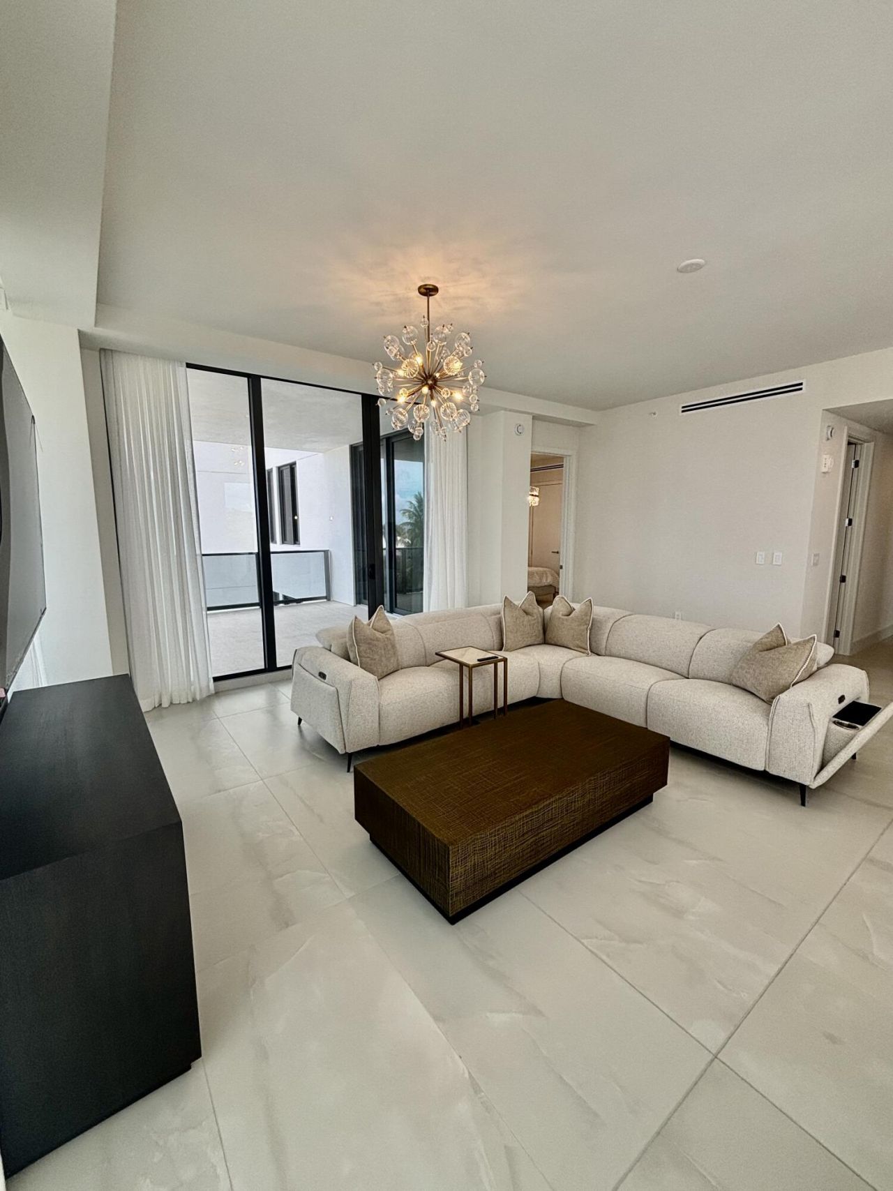 305 Briny Avenue, Unit 406, Pompano Beach, FL 33062 Photo