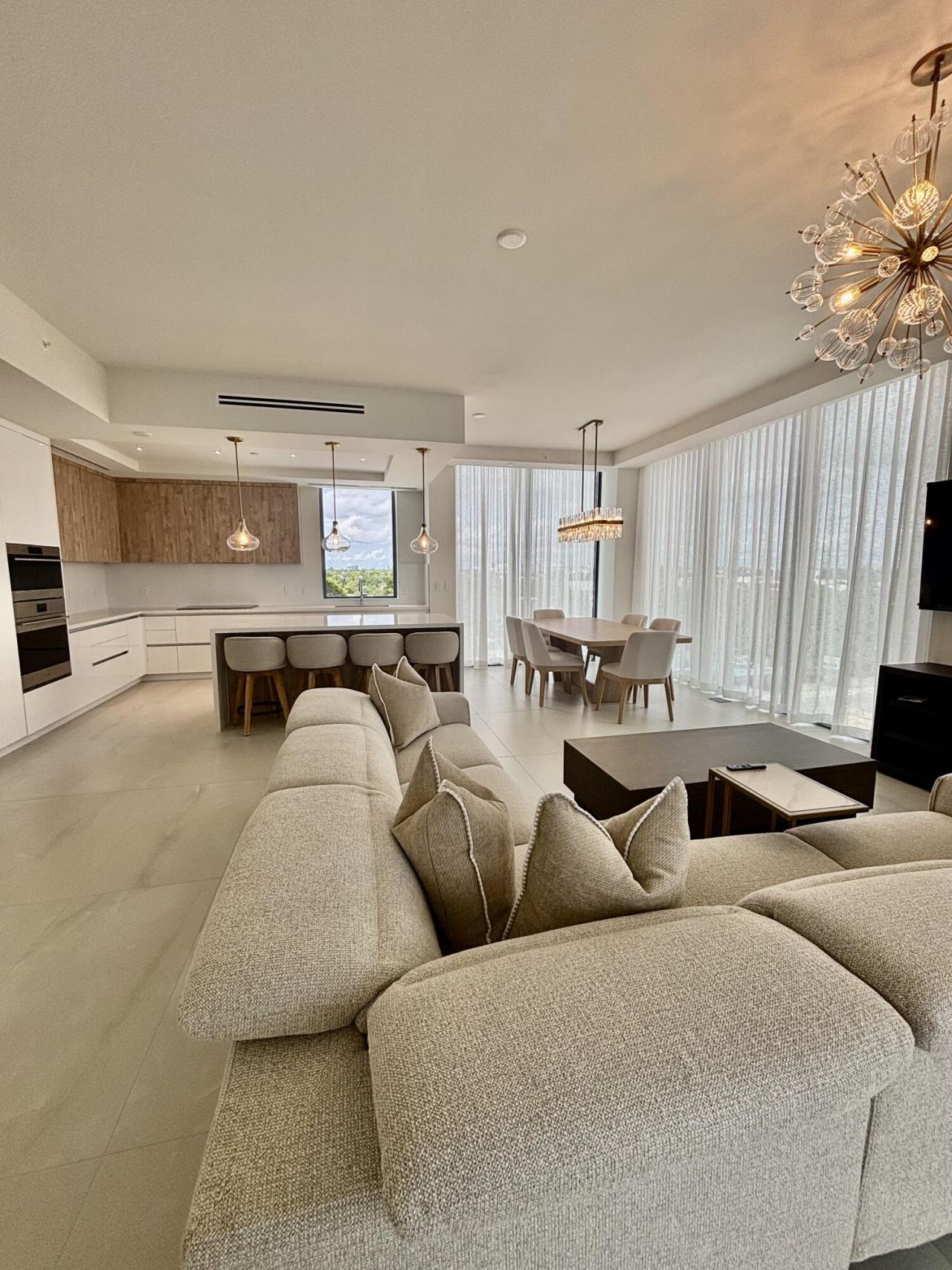 305 Briny Avenue, Unit 406, Pompano Beach, FL 33062 Photo