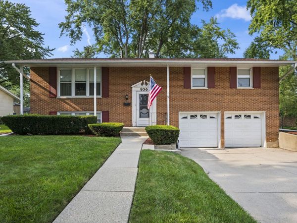 856 E Sayles Drive , Palatine, IL 60074
