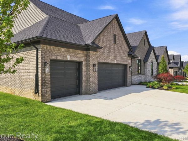 3333 Cornerstone Drive, Unit 68, Orion Township, Mi 48360