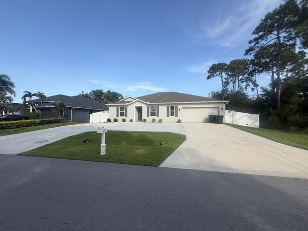 3250 SW COHUTTA Street, Port St. Lucie, FL 34953